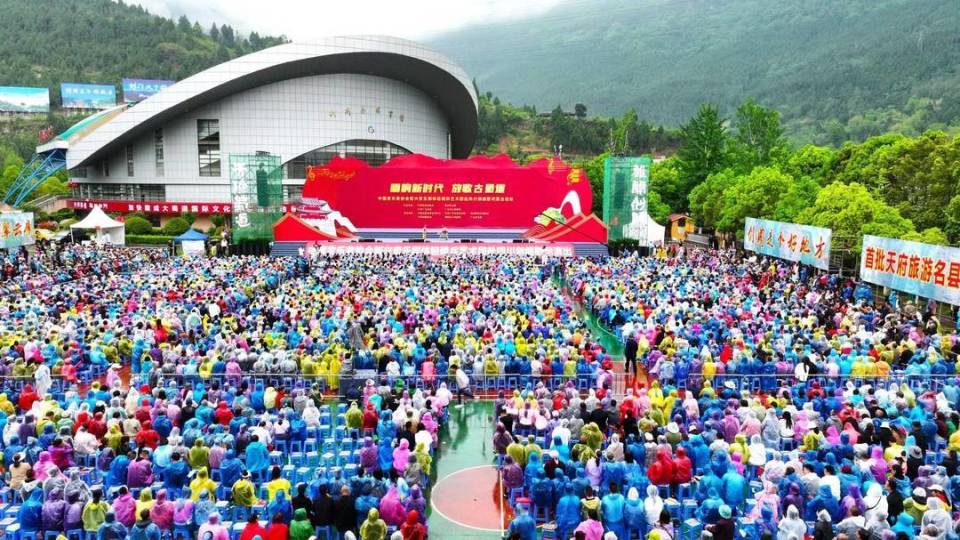 众多知名音乐家、艺术家走进广元剑阁 为广大群众献上文化大餐_腾讯新闻