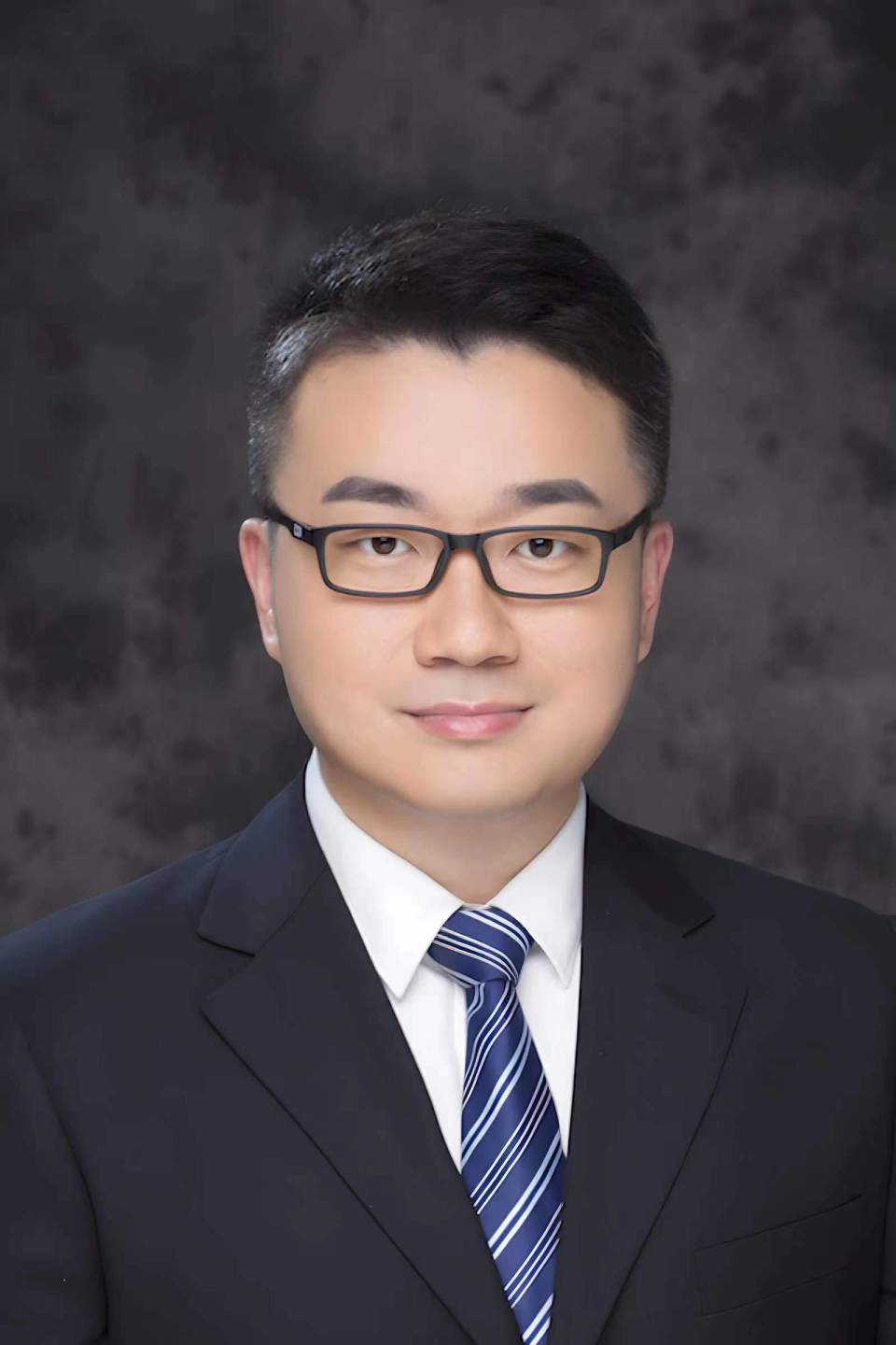 对话面壁智能首席科学家刘知远:大模型将有新的「摩尔定律」,agi 时代