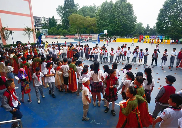 墨香艺彩绘童年 聚源小学开展第二十一届校园文化艺术节展演活动