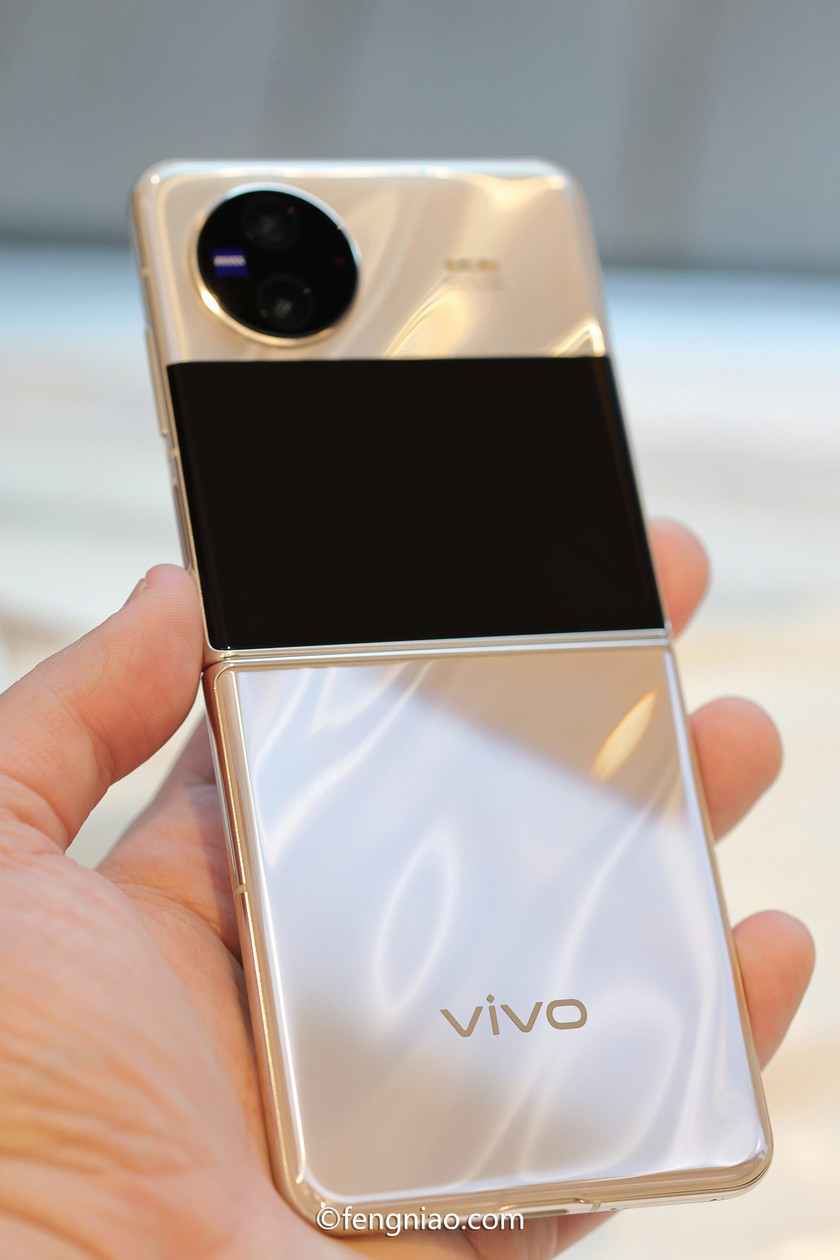 小折叠大外屏更易用 vivo x flip纵向折叠屏手机评测