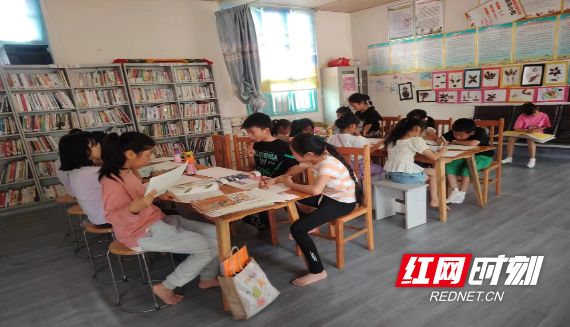 石门县新关镇: 阅享农家书屋 悦品书香"六一"