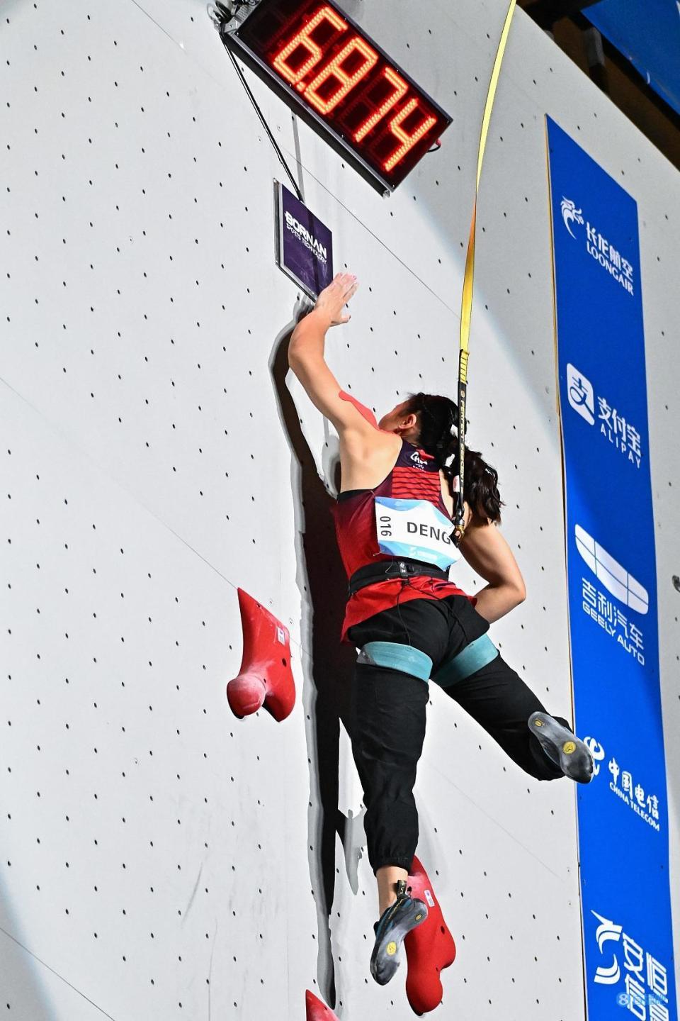 调好心态实现双金突破中国攀岩队目标远大立足未来