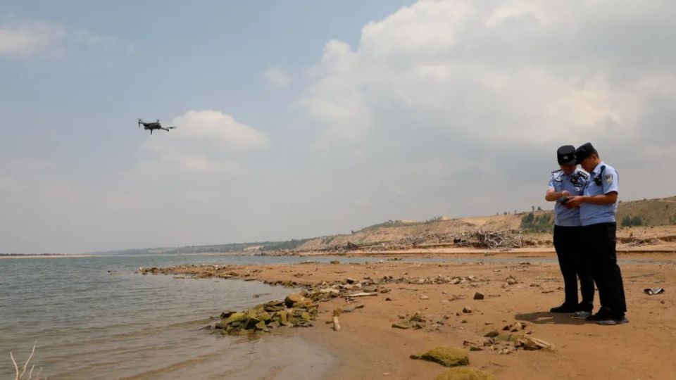 榆林横山王圪堵水库的藏蓝守护