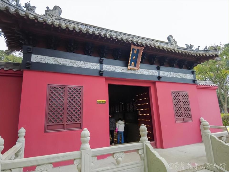 实拍成都明蜀王陵地宫,奢华精美堪比十三陵,但却有一点令人可惜_腾讯