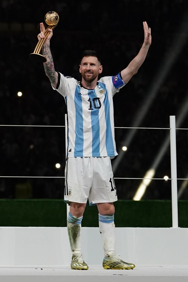 首次夺得国家队大赛冠军;2022年世界杯,梅西世界杯夺冠,率领阿根廷