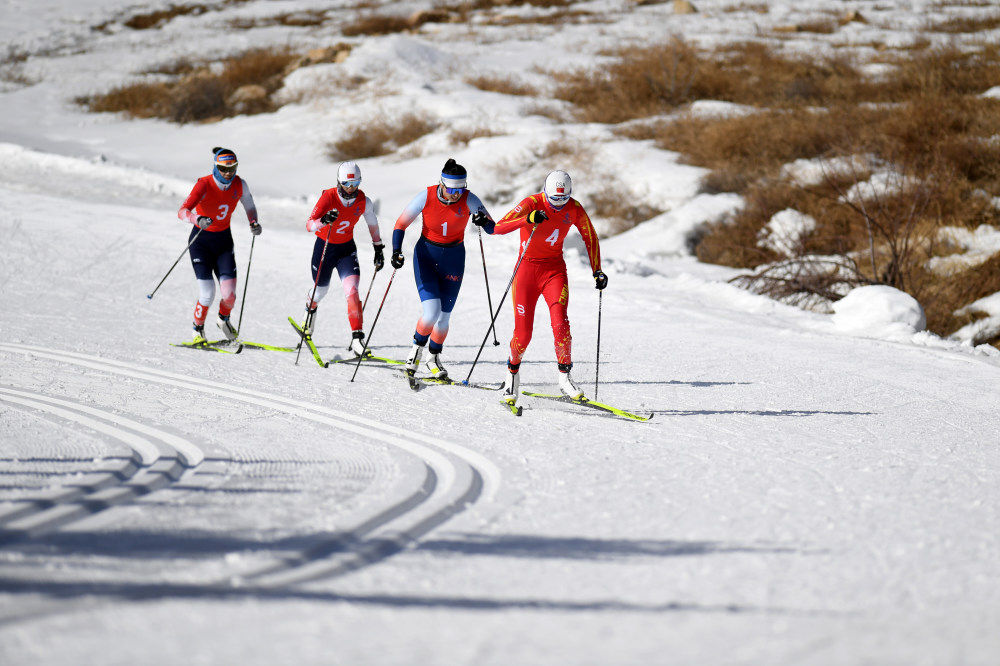 越野滑雪公开组女子个人短距离传统技术决赛赛况