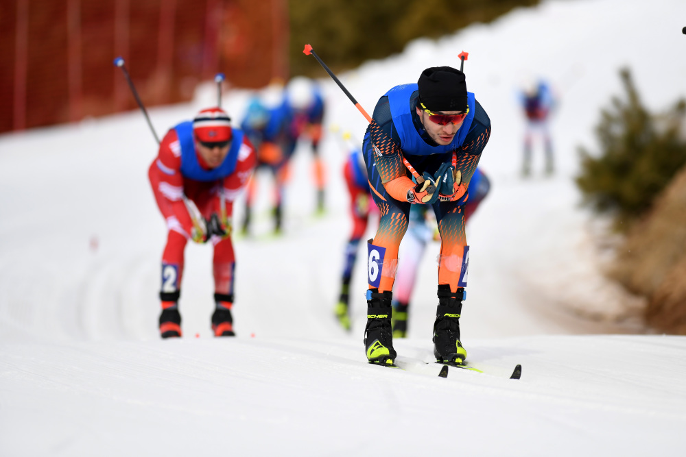 越野滑雪公开组男子双追逐赛况