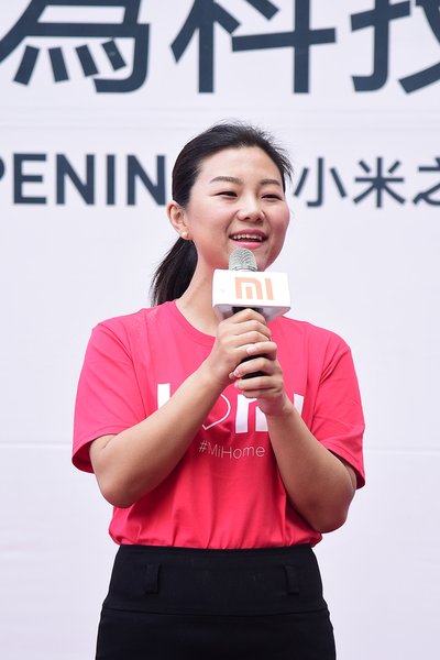 小米雷军任命两位女总裁，背后有何深意？_腾讯新闻