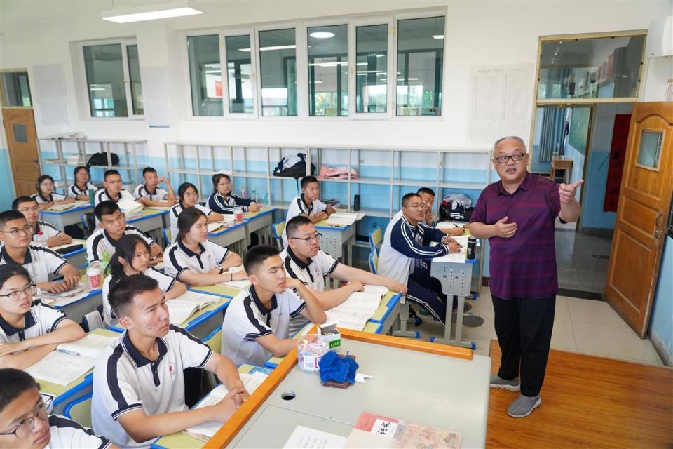 天南海北江夏人ii|四位武汉江夏教书匠万里援疆育桃李