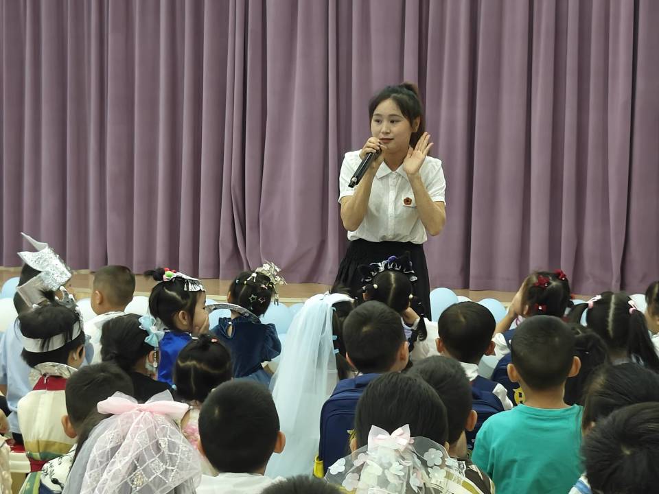 怀化市幼儿园举办第十八届艺术节