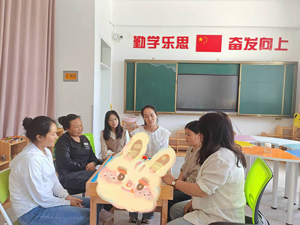 龙泉驿区特殊教育学校赴越西特校进行交流指导