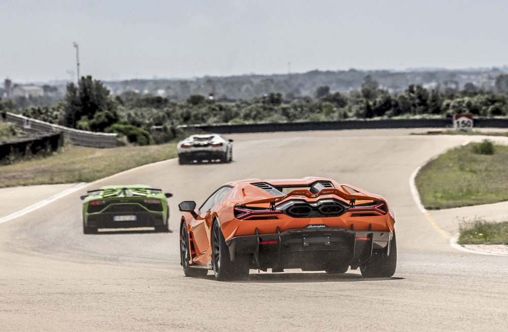 野性的胜利:兰博基尼revuelto_腾讯新闻