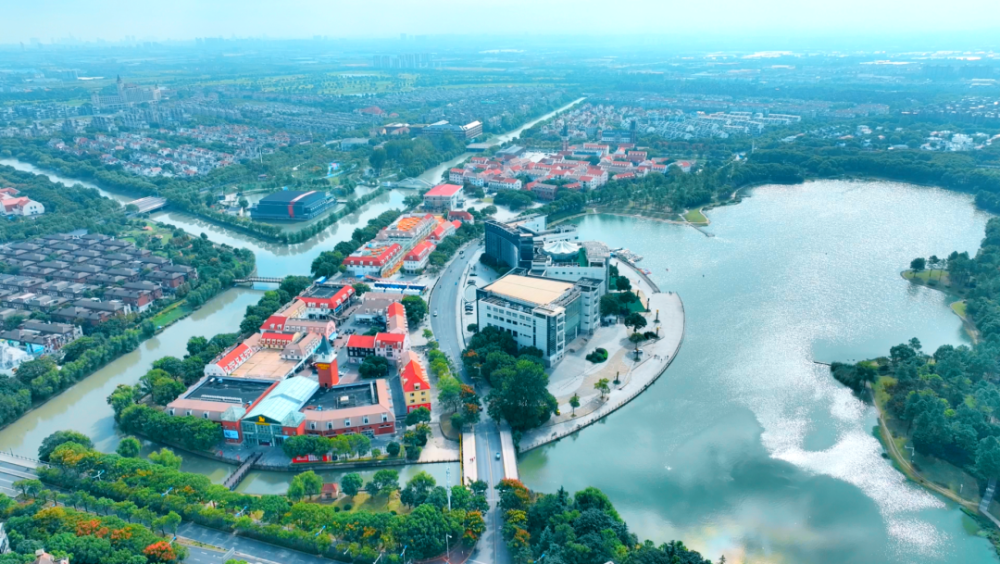 宝山区美兰湖入选2024年全国四季村晚示范展示点