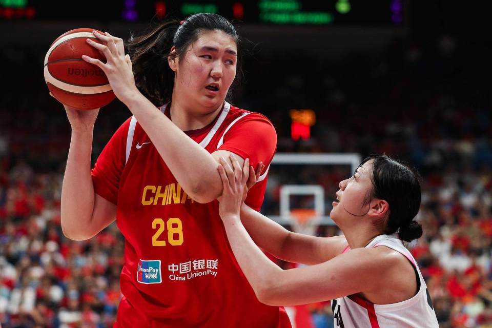 广东小将杨舒予助中国女篮逆转，宫鲁鸣雪藏张子宇为亚洲杯留后手