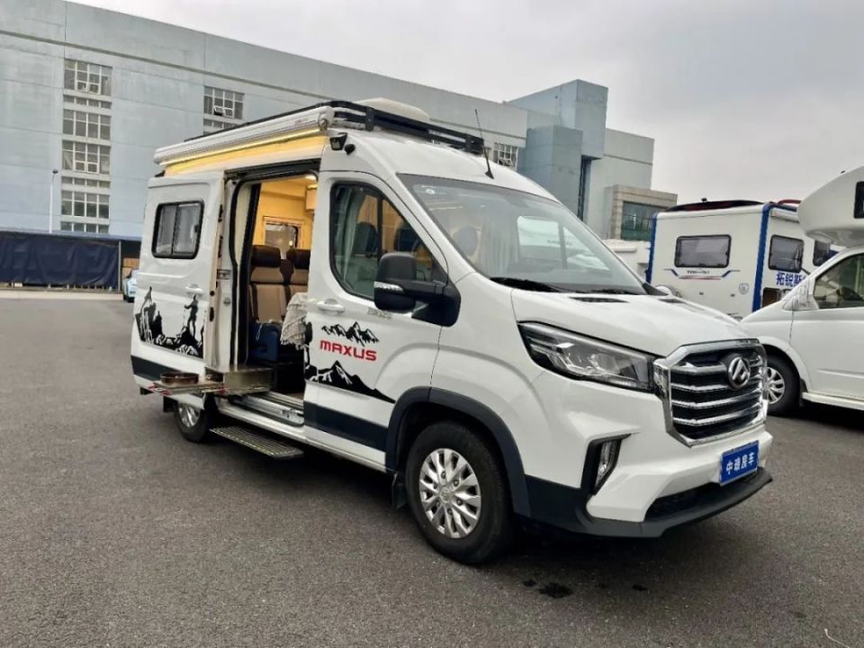 【二手房车】22年11月大通卫航v90b型房车