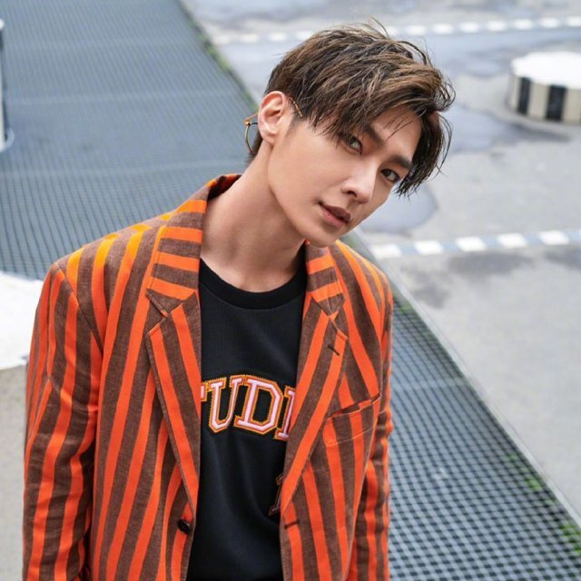 无故持有少年性影像罪,炎亚纶被判刑!