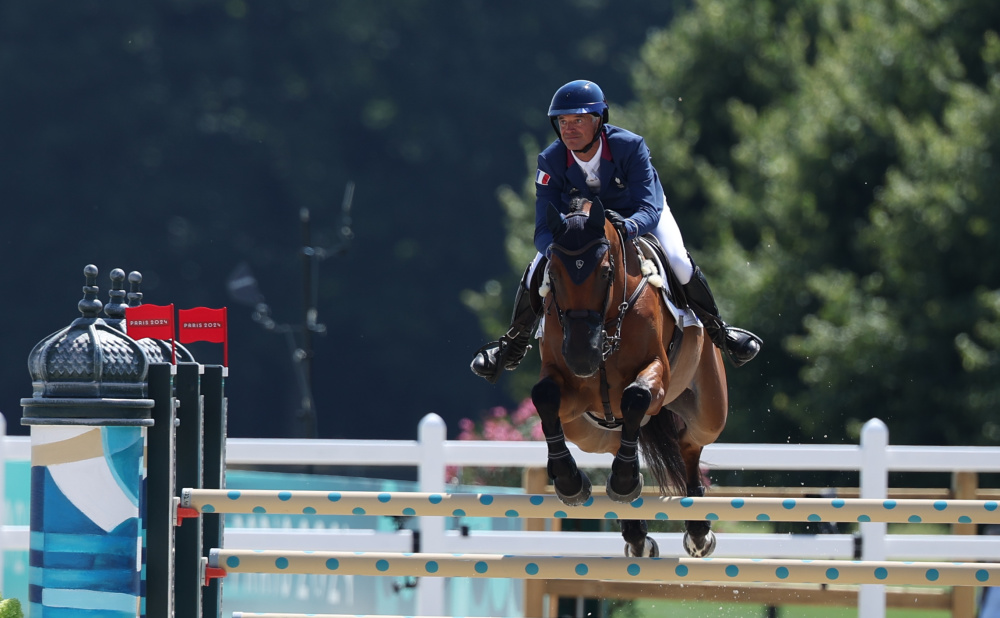 巴黎奥运会|马术——英国队获三项赛团体赛冠军(2)