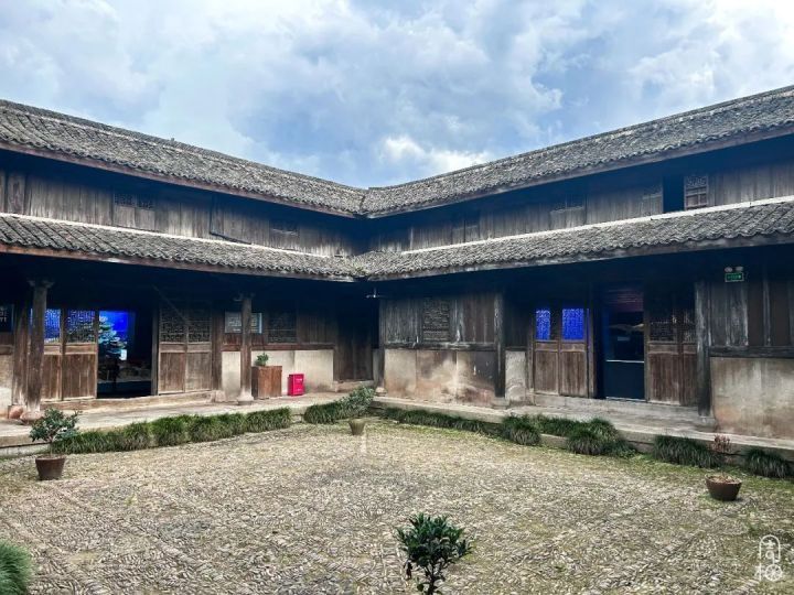 百年古宅里竟藏着"海底两万里"的秘密?_腾讯新闻