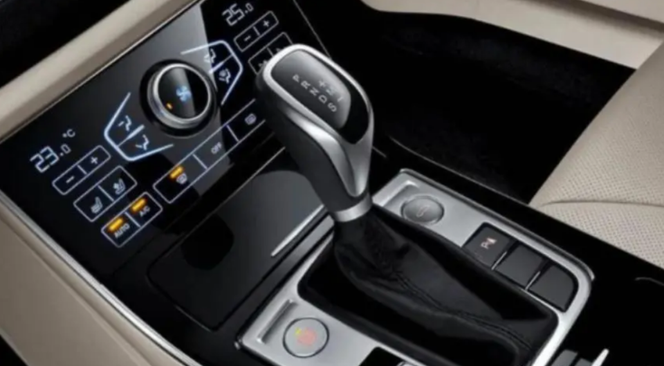 一汽红旗l90预告图曝光,对标劳斯莱斯_腾讯新闻