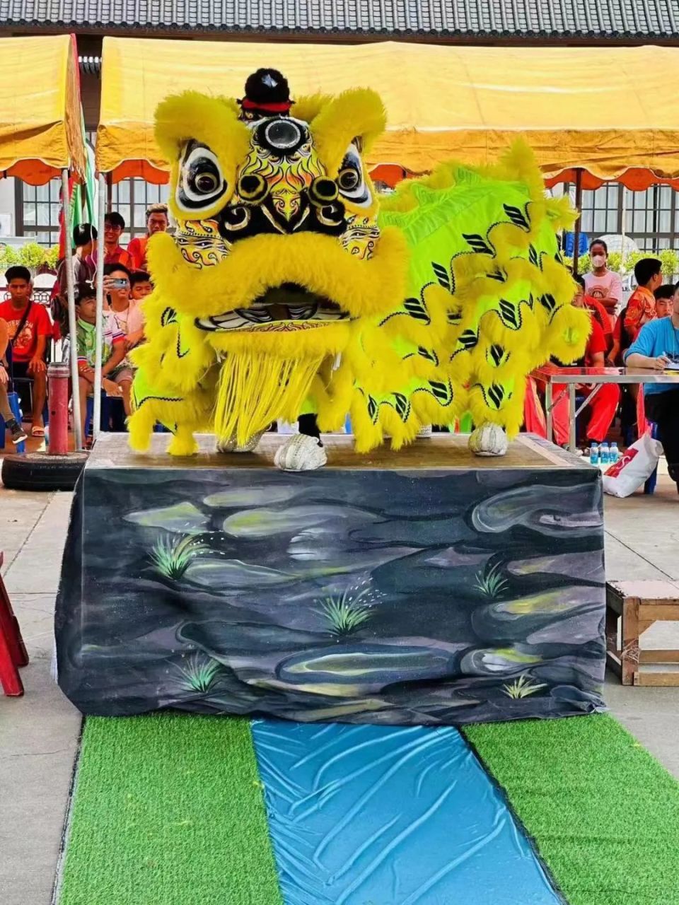 荣获第二名！光明一醒狮团出海“采青”_腾讯新闻