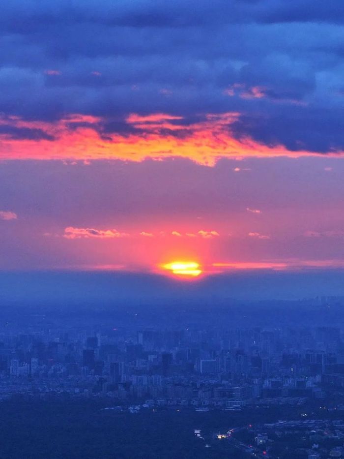 背景 壁纸 风景 天空 桌面 700_933 竖版 竖屏 手机