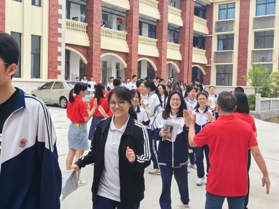 一中,国光,鹏峰,南星……南安送考"名场面"刷屏!