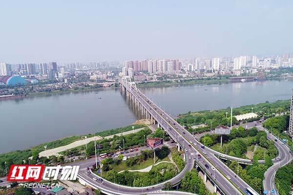 枫溪大桥是株洲第六座湘江大桥,于2013年7月开工,2016年11月13日建成