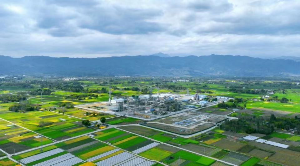 全面投产的川西气田(李晋/摄)今年以来,中国石化西南石油局立足"10个