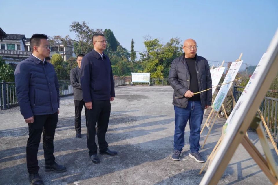 花溪区区长俞洋到黔陶乡开展四下基层活动