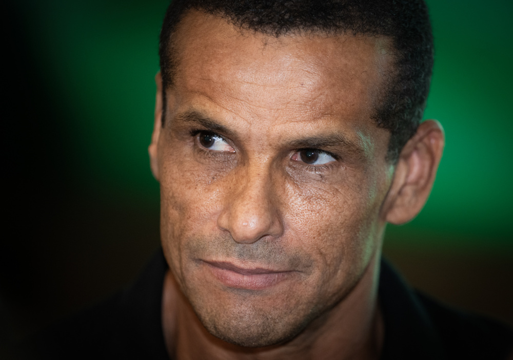 足球名宿里瓦尔多亮相湖北与球迷互动_腾讯新闻