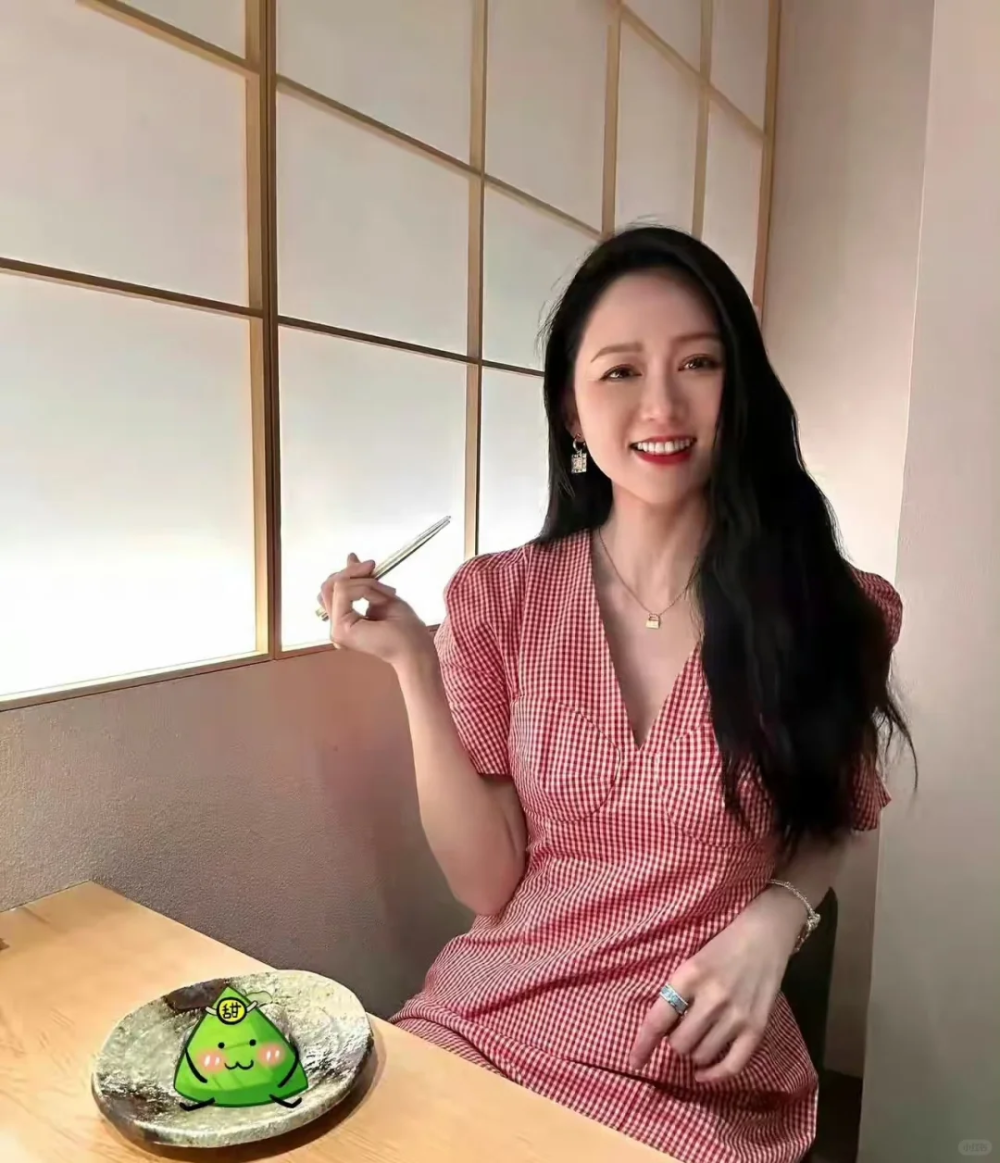 陈乔恩少见素颜曝光!这姐大变脸了?终于像个45岁的大妈了