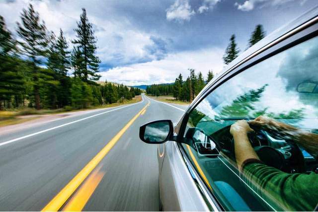 刚拿证的新手如何开车?老司机坦言,一定要养成这几个好习惯_腾讯新闻