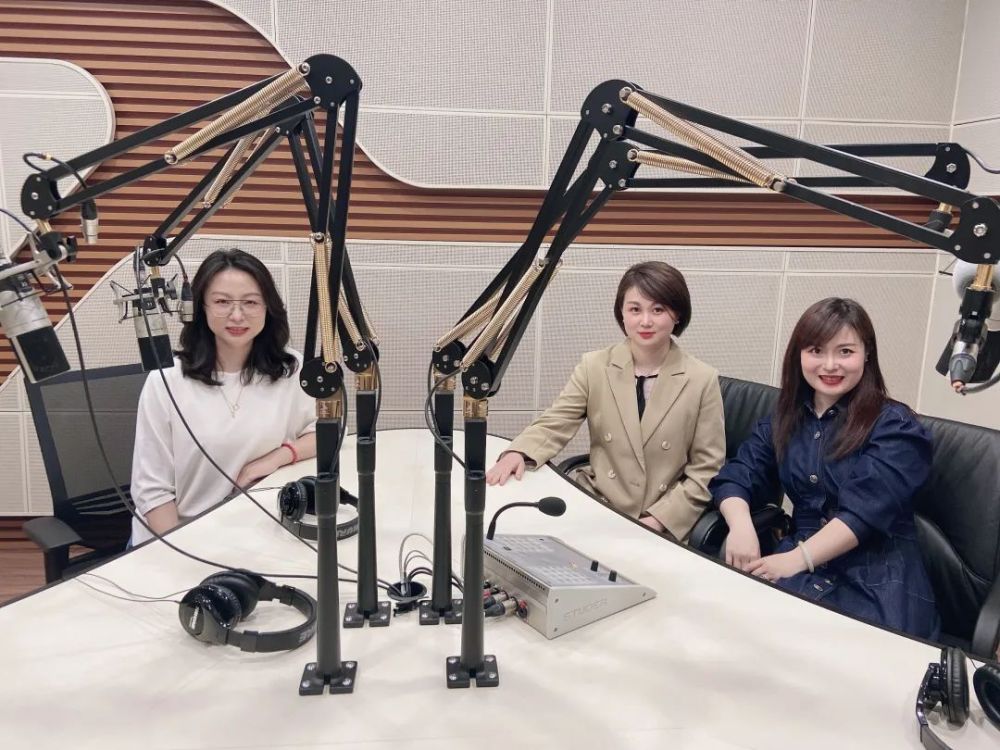 《一丁夏天时间》伙伴走进直播间:交通广播津药达仁堂《话说天津卫》