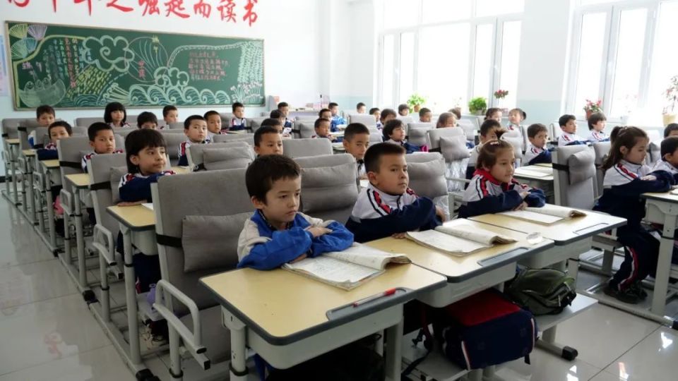 教育援疆工作开展以来,由叶城县第二中学和第四小学作为宝叶教育集团