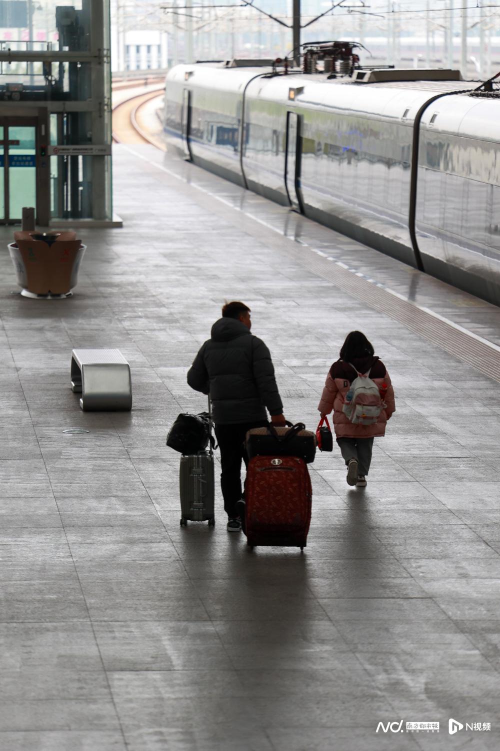 踏上"春运"回家路,迈向新年倒计时