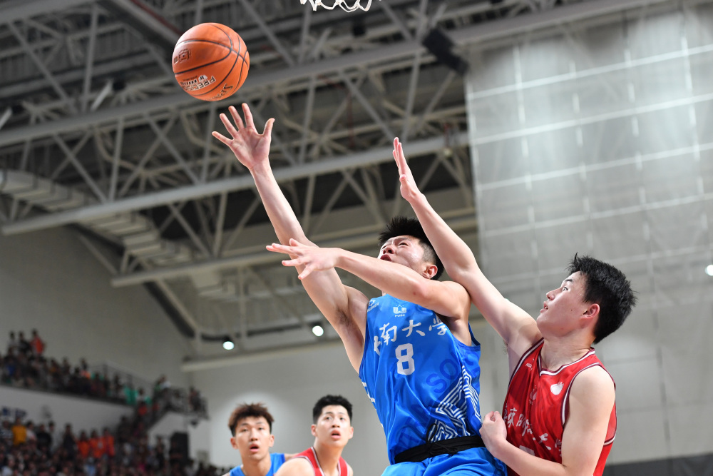 (体育)篮球——大学生篮球一级联赛:中南大学胜华东师范大学