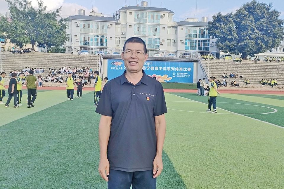 保山优秀乡村教师赵志勇捐出10万元奖金_腾讯新闻