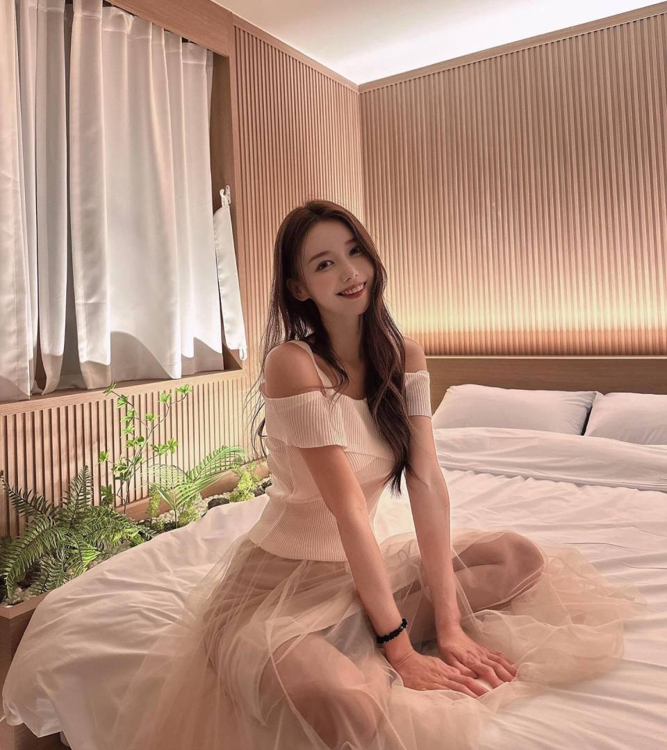 t1云豹啦啦队宣布签下"最强应援女神"李雅英_腾讯新闻