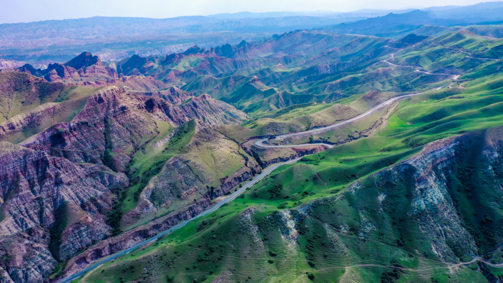 新疆昌吉天山美景丹霞路