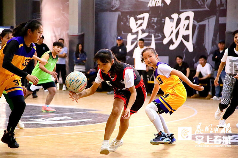 盘龙区小学生篮球嘉年华活动举行