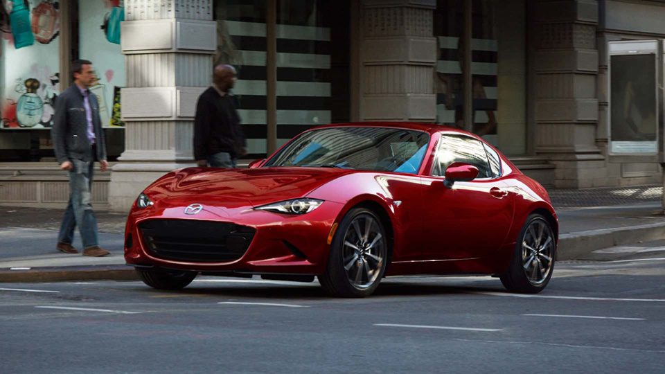 马自达mx-5 miata的"伪装"之谜:一场精心策划的误导