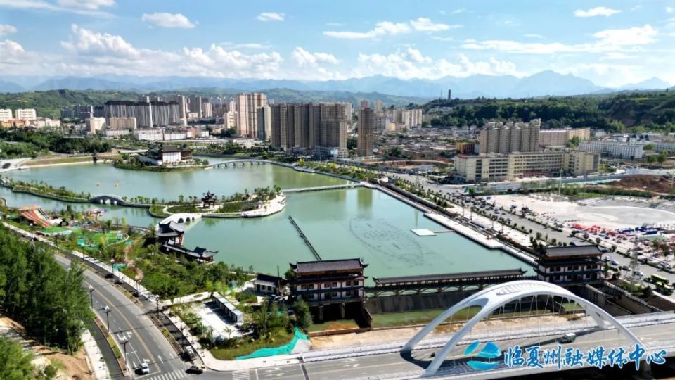 在夏日的龙泉湖公园,纳凉,游玩,吹晚风