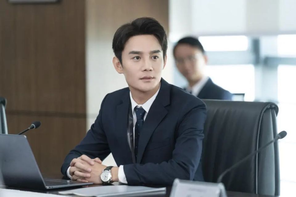 王凯谭松韵携手筑梦蓝天,电视剧《向风而行》广东卫视将播