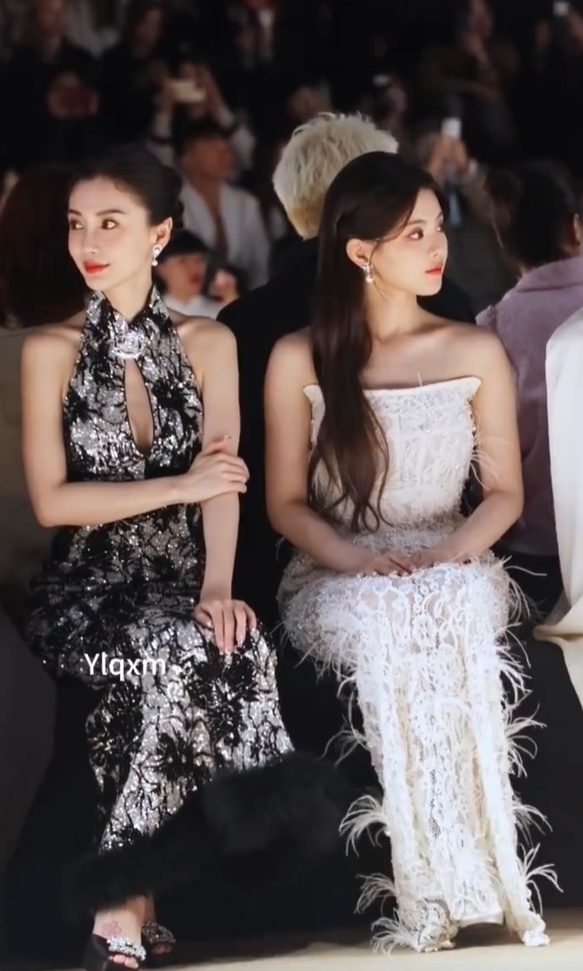 杨颖高调出席时装周,与杨超越同场遭冷落,出事前后待