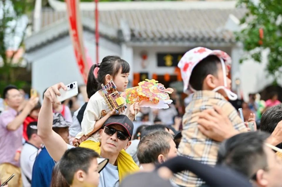 万江起龙仪式,全是人从众叕!还有精彩活动不容错过!