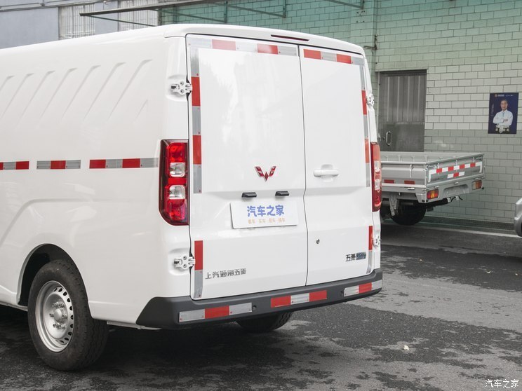 跑300公里载重近125吨五菱扬光首发