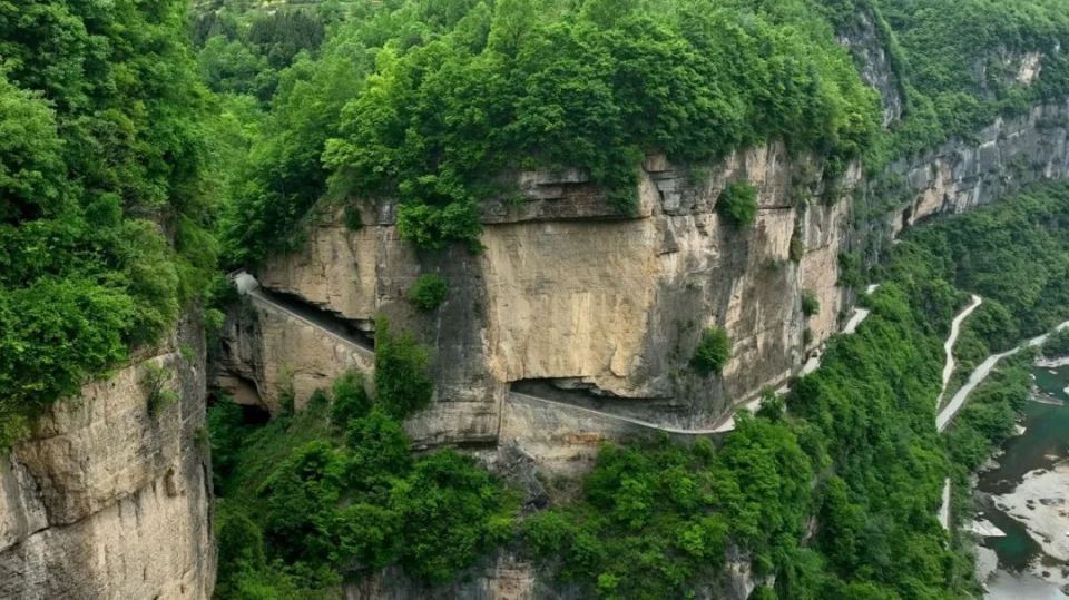 交通信息:6路至汉江源景区/巴山,毛坝河可乘班车前往/自驾沿途美食