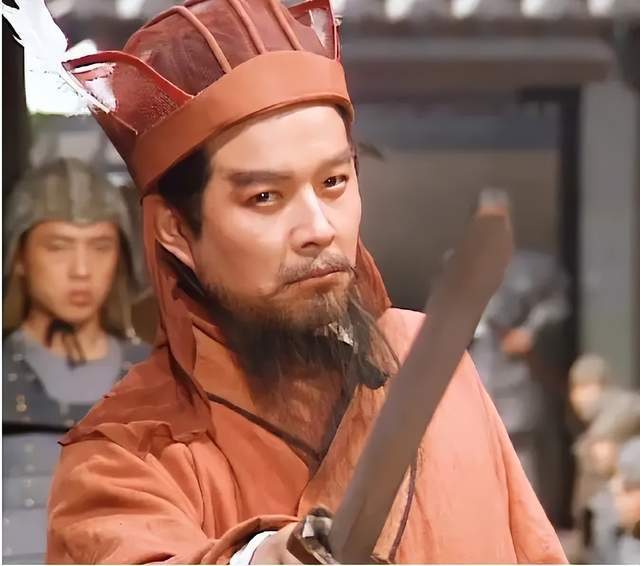 袁绍,94版《三国演义》剧照以曹操事后就任司空来看,这也很可能是袁绍