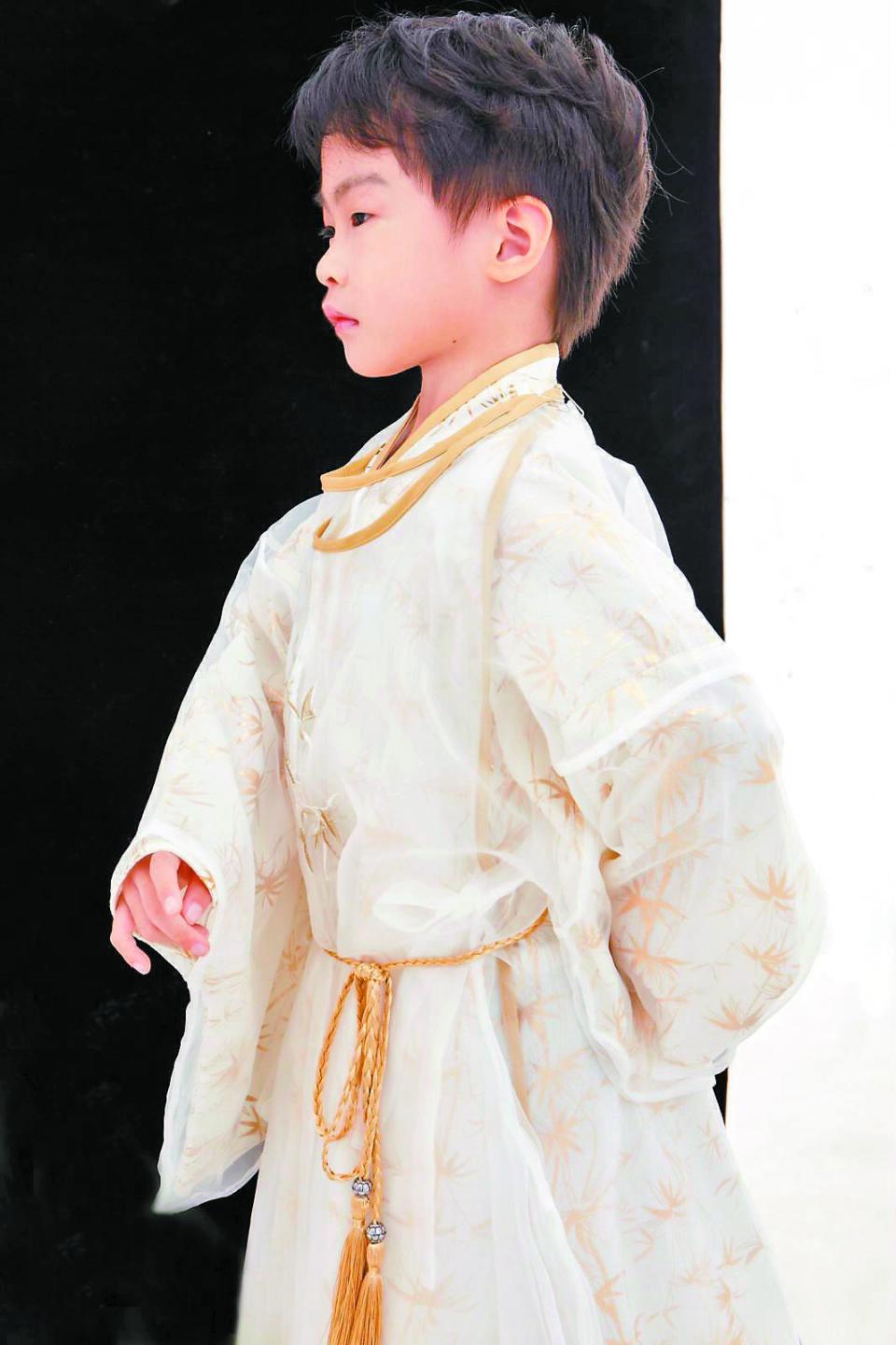 晶报特别报道│史上最小"小梅花奖"得主和家族五代人的昆曲传承