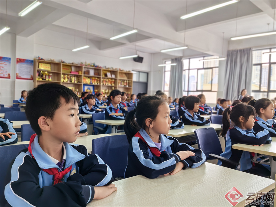 此外,通过此次交流活动,昆湖小学特别邀请张娴代表云南女排成为学校